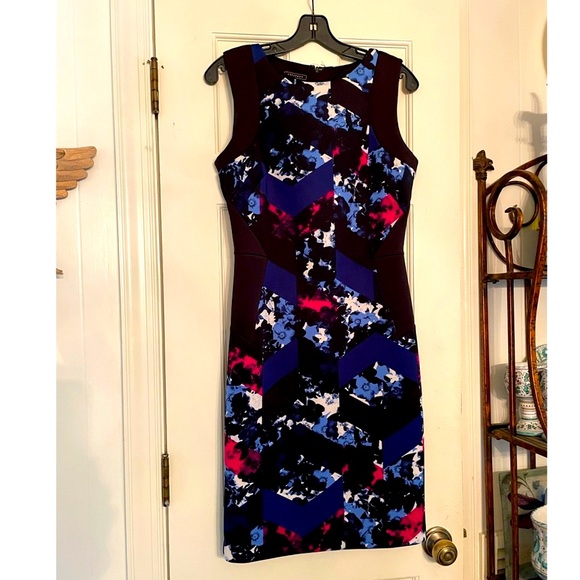 Metaphor Dresses & Skirts - Metaphor vibrant design sheath Size Medium.